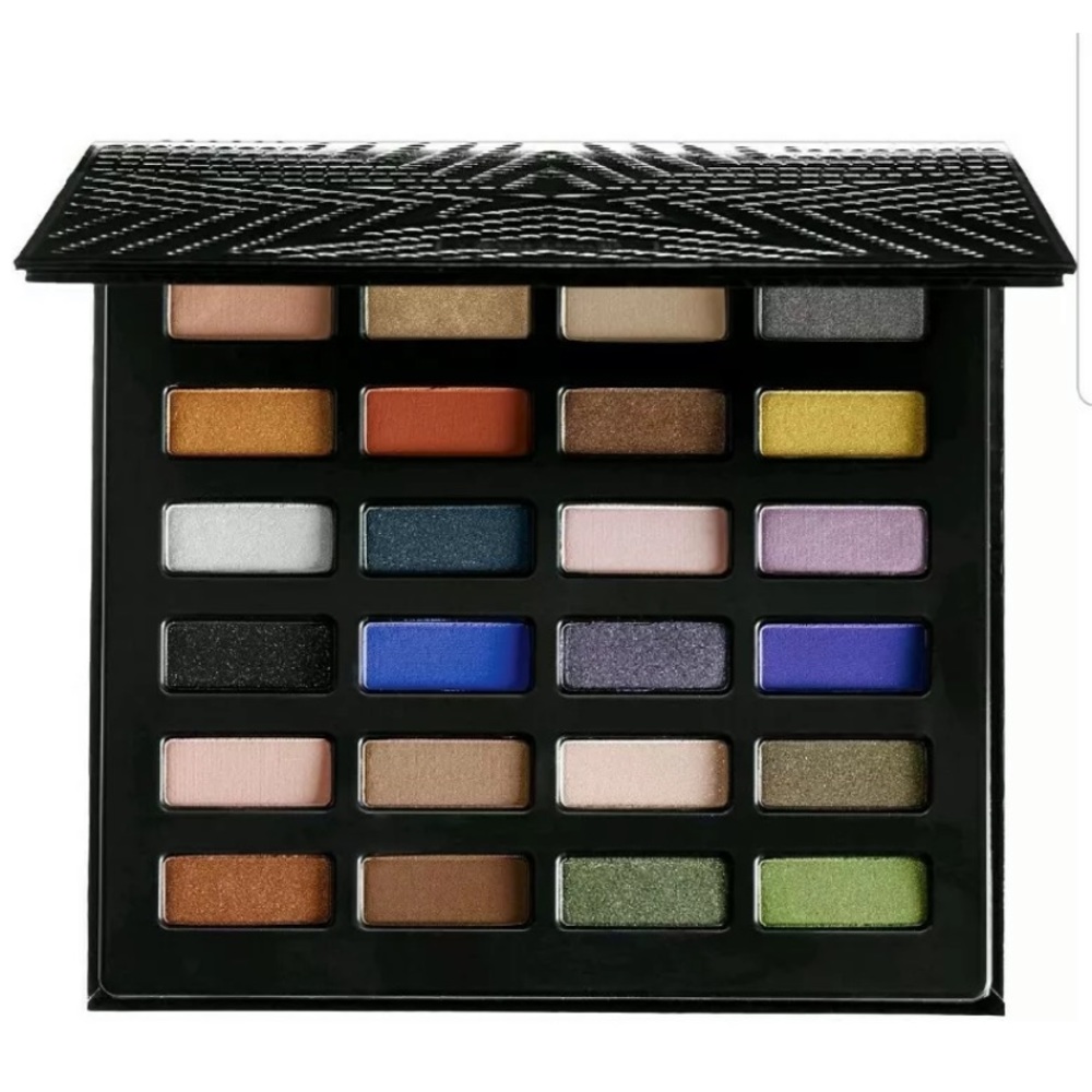 SOLD Kat Von D Star Studded Eyeshadow Book - Picture 1 of 7